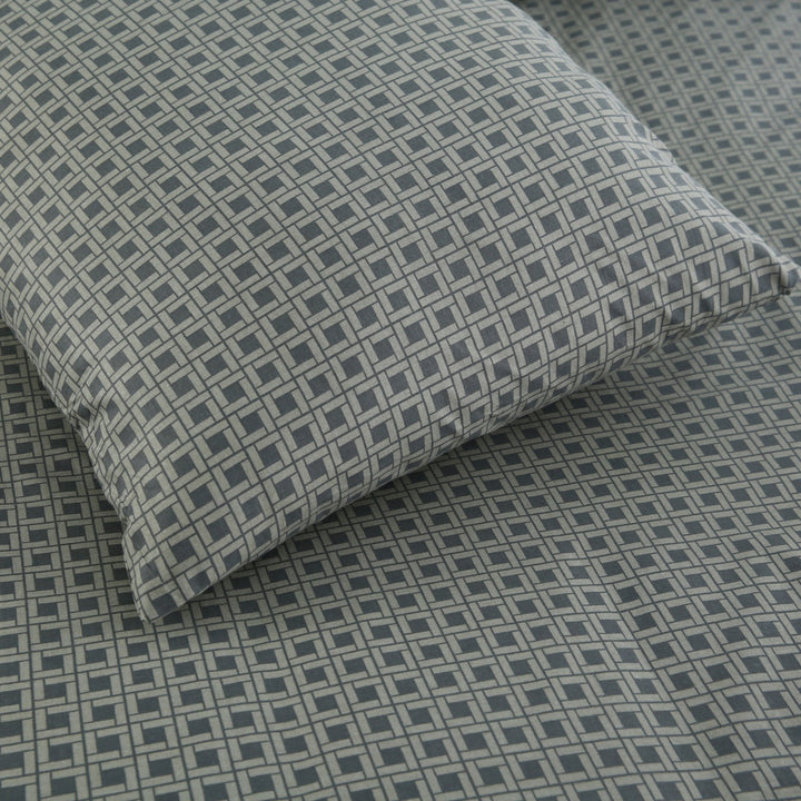 2 Pcs Elegant Printed Bed Sheet -1251