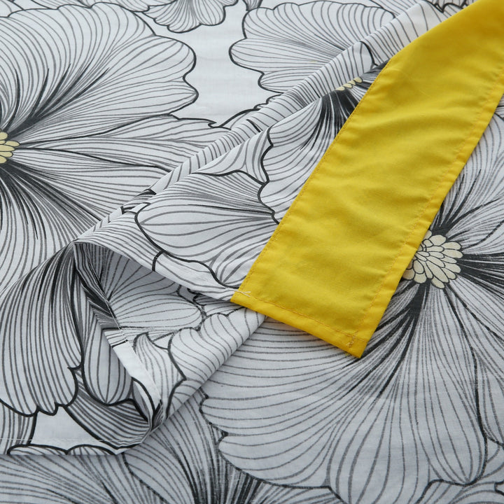 3 Pcs Cuffed Printed Bedsheet Set - 1308