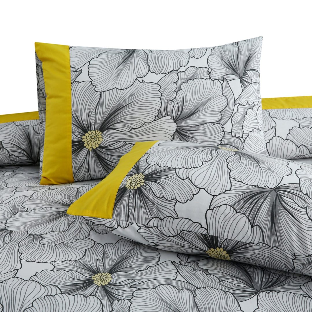 3 Pcs Cuffed Printed Bedsheet Set - 1308
