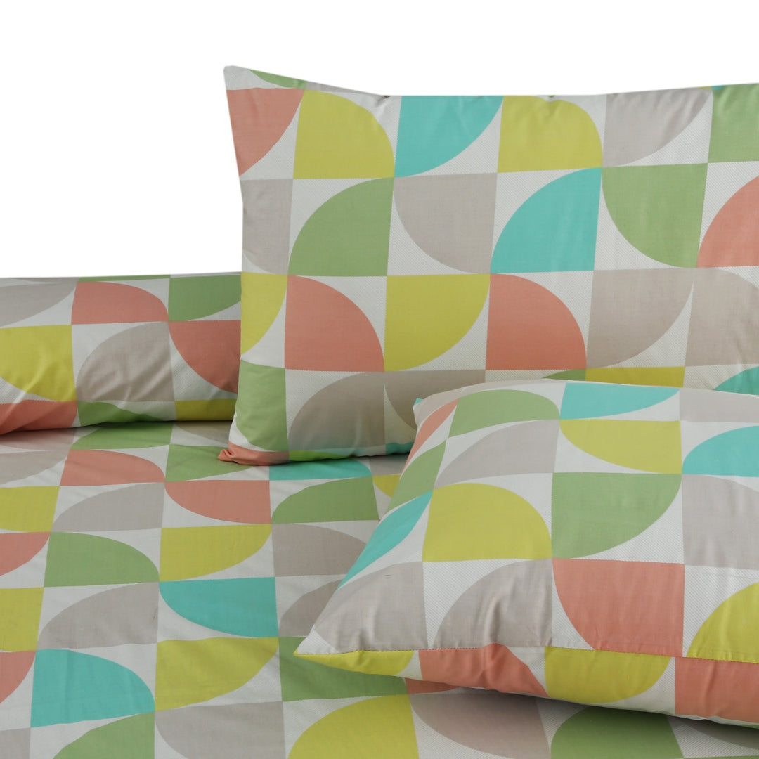 3 Pcs Premium Printed Bedsheet Set - 1328