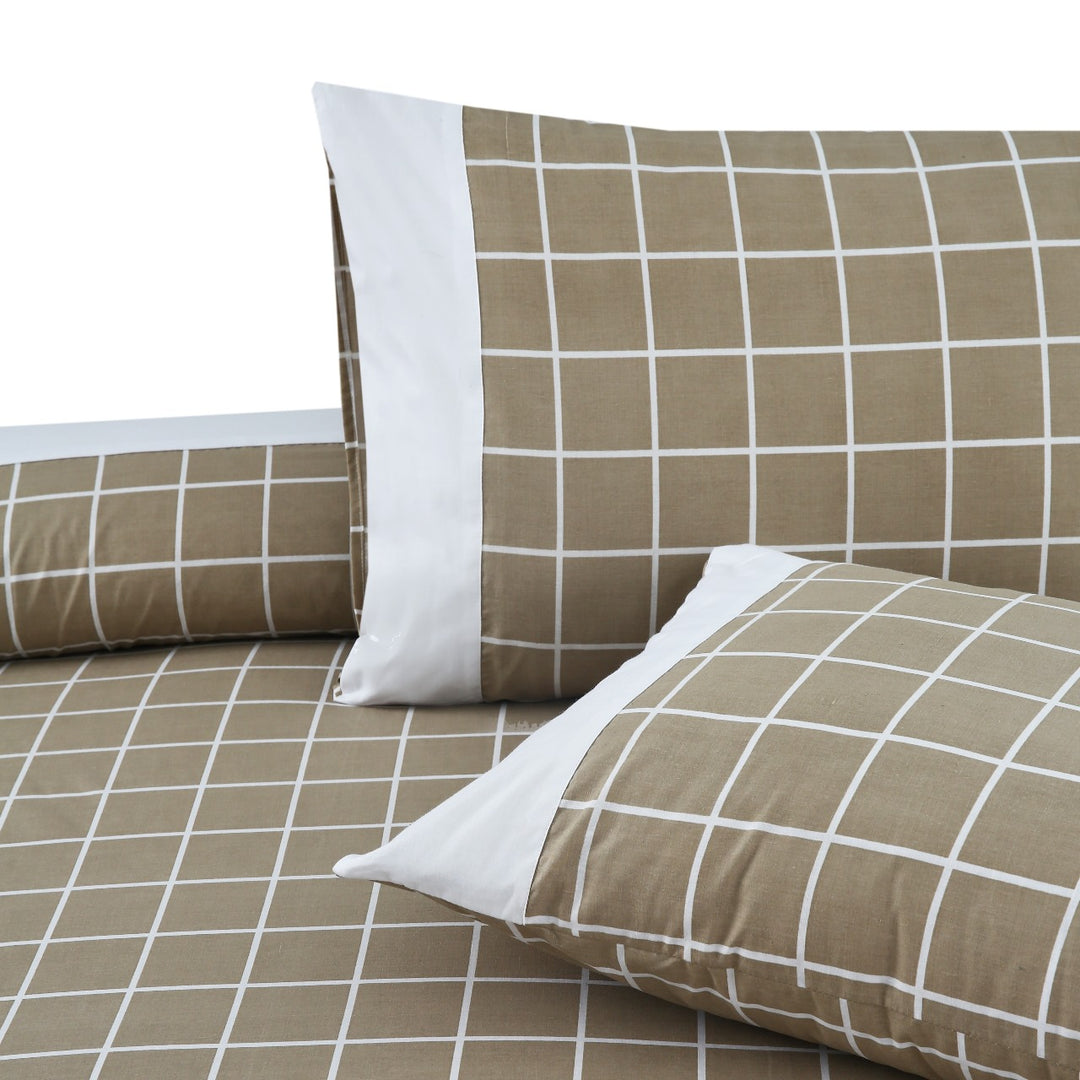 3 Pcs Cuffed Printed Bedsheet Set - 1350
