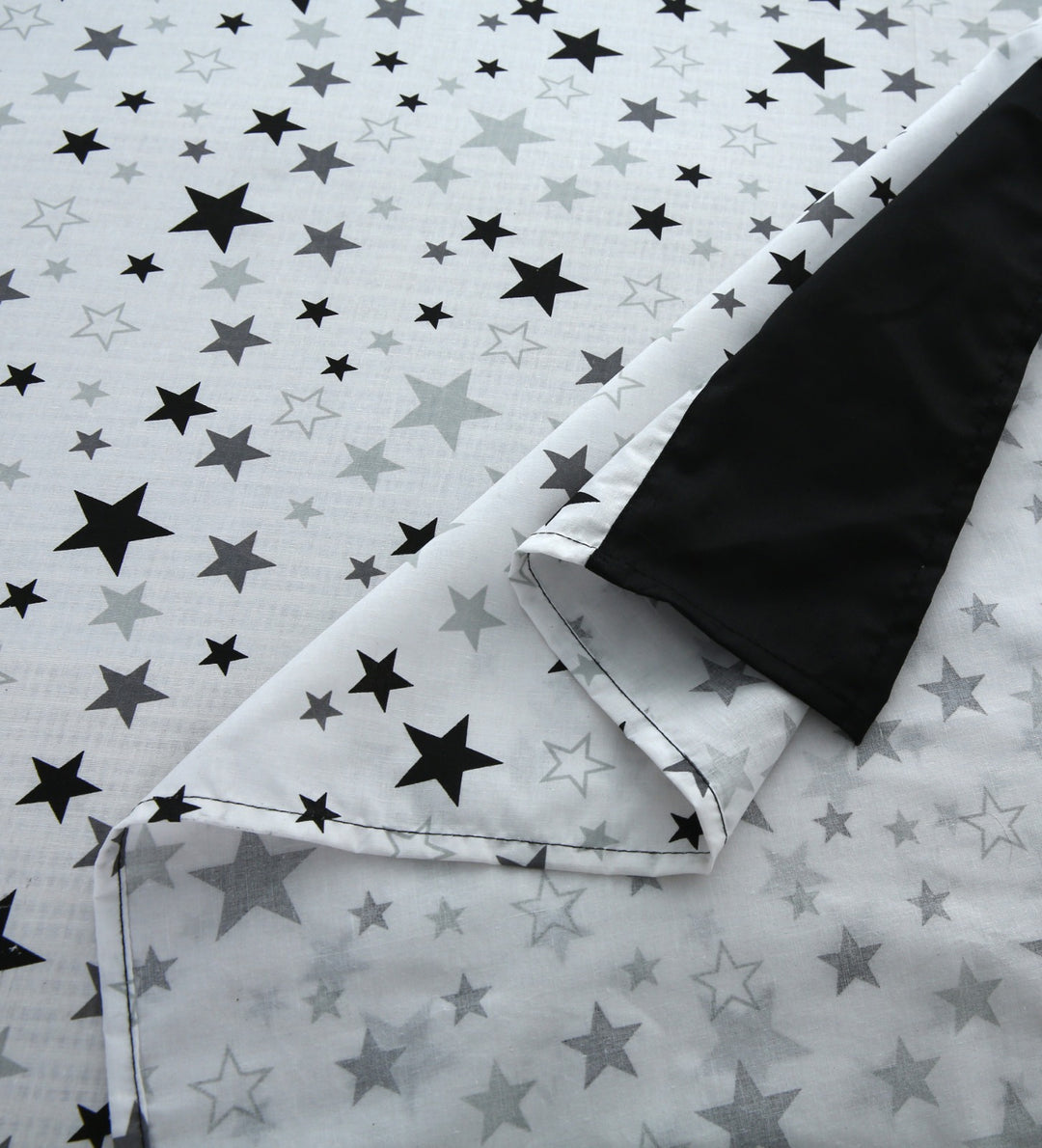 3 Pcs Cuffed Printed Bedsheet Set - 1376