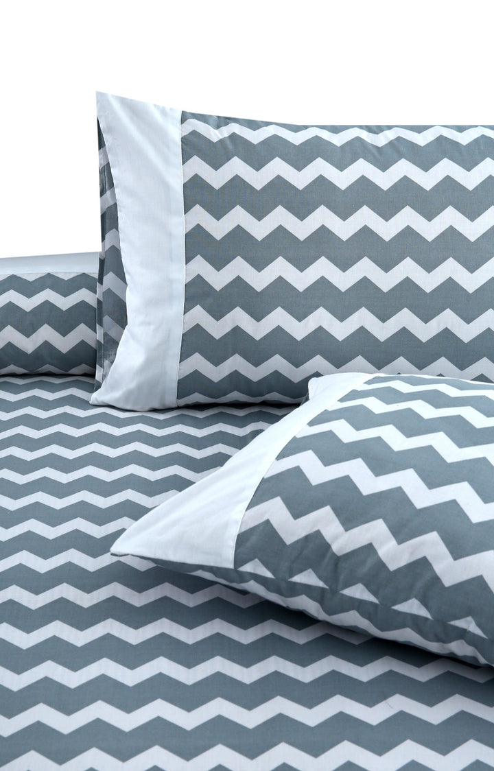 3 Pcs Cuffed Printed Bedsheet Set - 1395