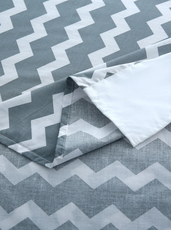3 Pcs Cuffed Printed Bedsheet Set - 1395