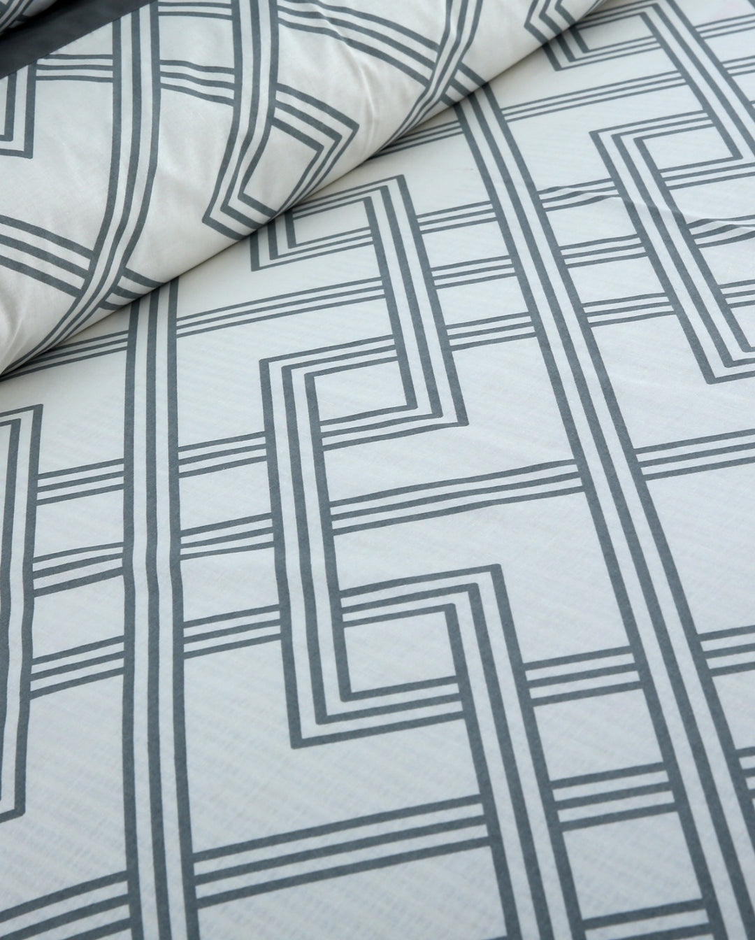 3 Pcs Cuffed Printed Bedsheet Set - 1396