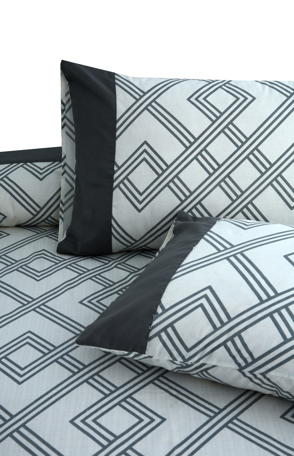 3 Pcs Cuffed Printed Bedsheet Set - 1396
