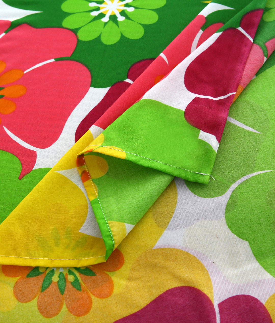 3 Pcs Premium Printed Bedsheet Set - 1398