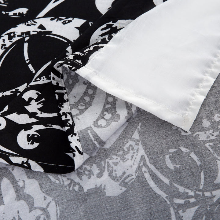 3 Pcs Cuffed Printed Bedsheet Set - 1409