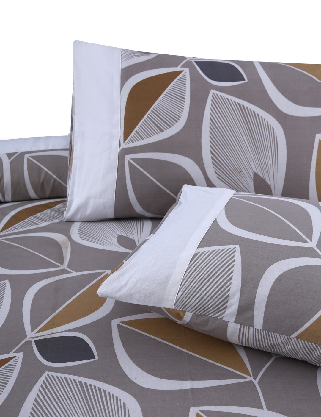 3 Pcs Cuffed Printed Bedsheet Set - 1475