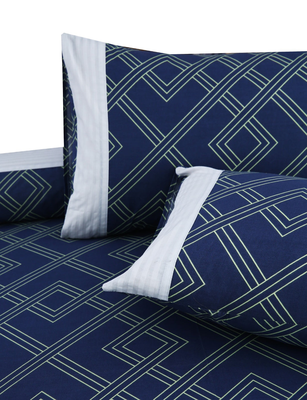 3 Pcs Cuffed Printed Bedsheet Set - 1516