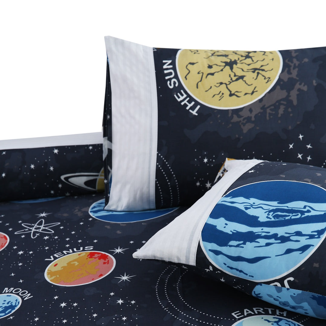 3 Pcs Cuffed Printed Bedsheet Set - 1554