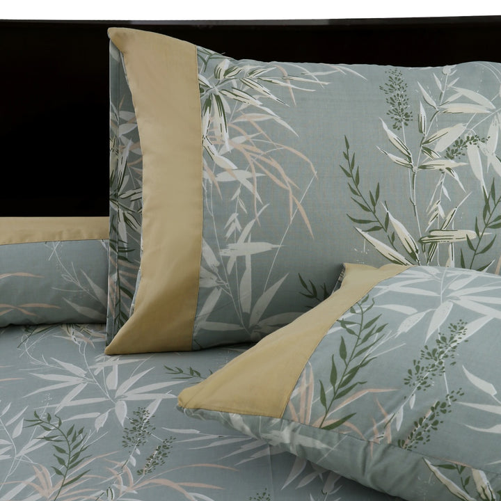 3 Pcs Cuffed Printed Bedsheet Set - 1563