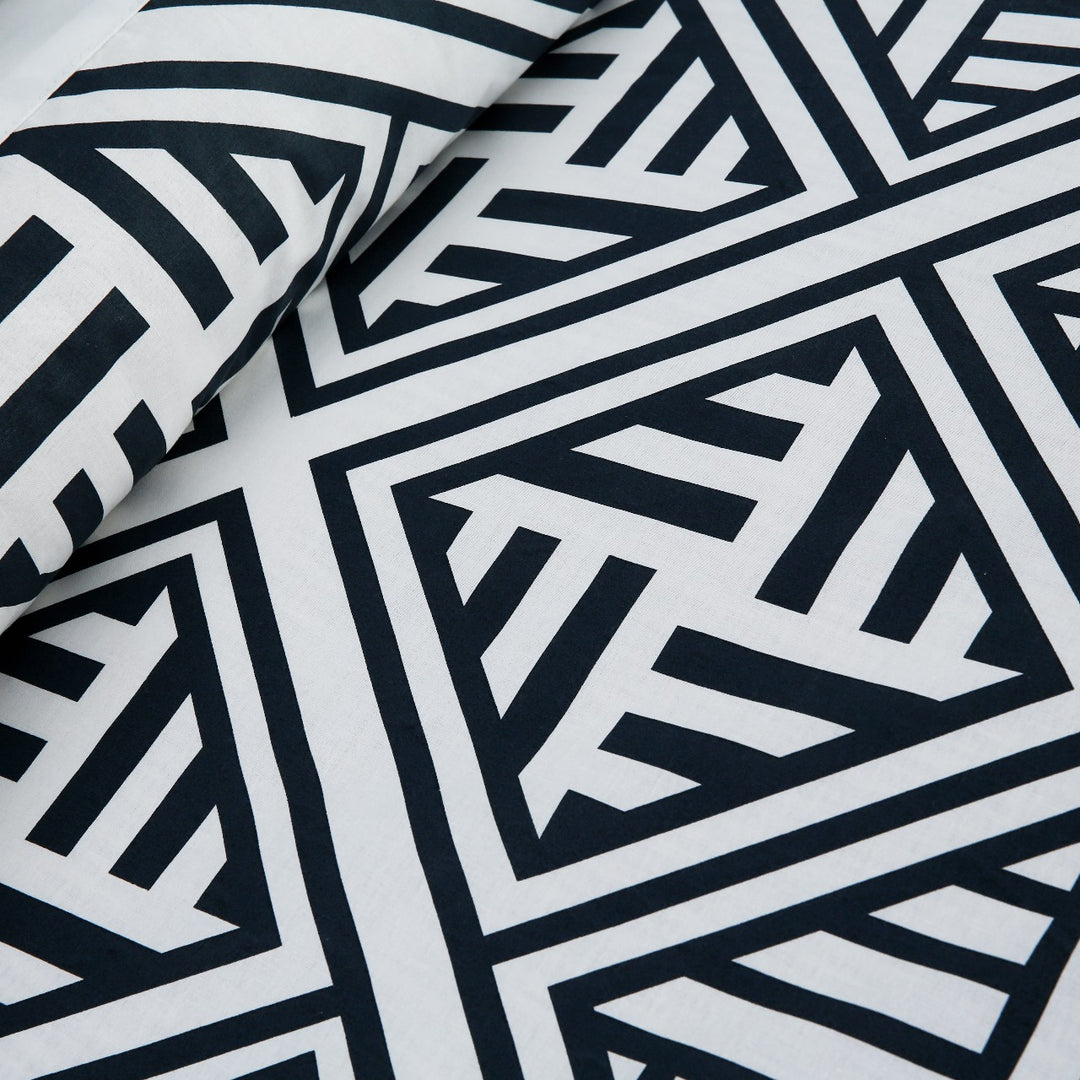 3 Pcs Cuffed Printed Bedsheet Set - 1564