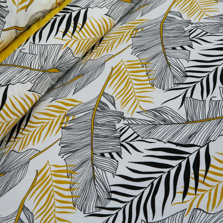 3 Pcs Cuffed Printed Bedsheet Set - 1568