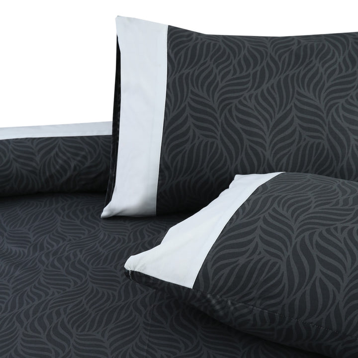 3 Pcs Cuffed Printed Bedsheet Set - 1571
