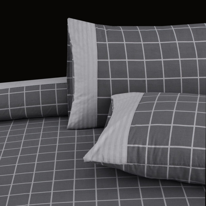 3 Pcs Cuffed Printed Bedsheet Set - 1610