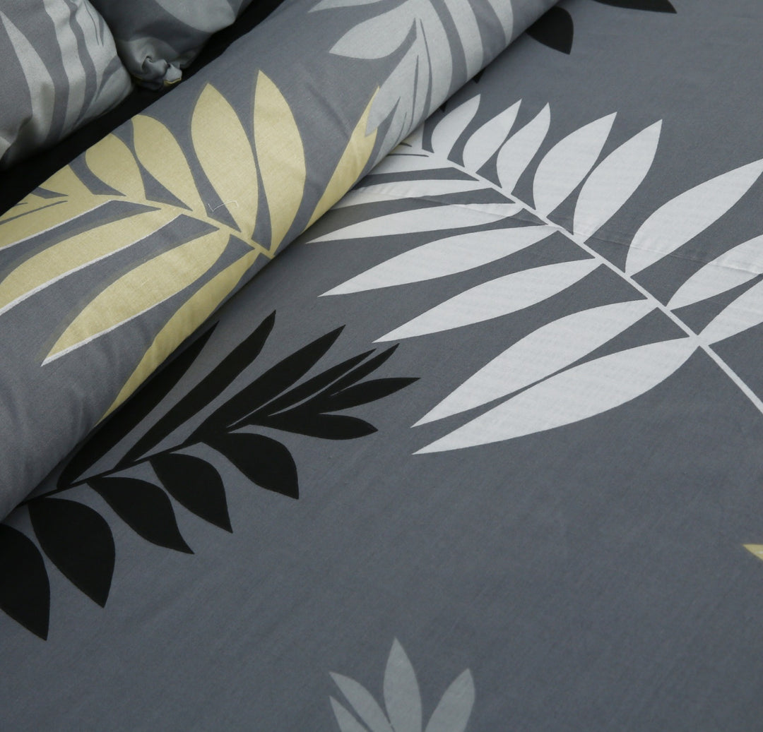 3 Pcs Cuffed Printed Bedsheet Set - 1626