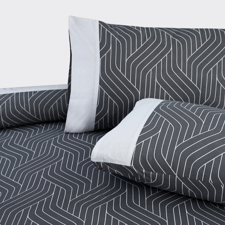 3 Pcs Cuffed Printed Bedsheet Set - 1706